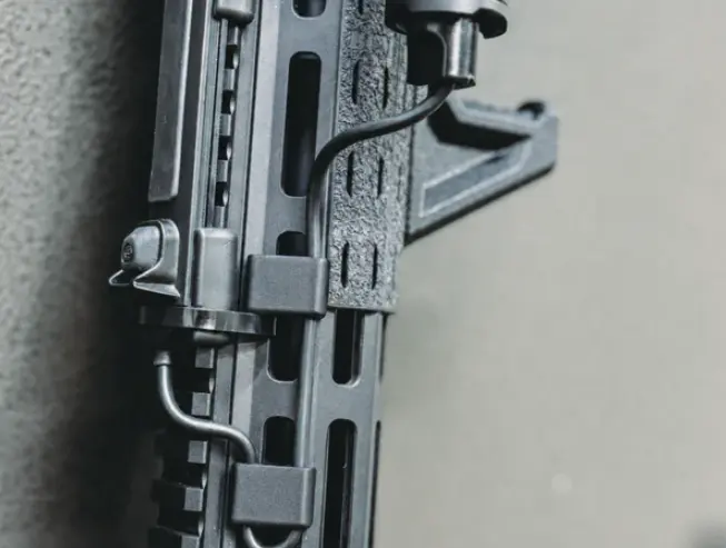 CUBRERAÍLES PASACABLES MINI M-LOK (REPSOFT3D)